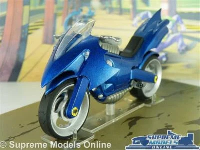 BATMAN BATCYCLE MODEL MOTORBIKE LEGENDS OF THE DARK KNIGHT 1:22 EAGLEMOSS T3 - Image 1 of 4