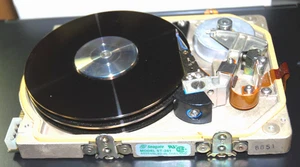 SEAGATE ST-251 5" HARDRIVE EXPLODED VIEW "HOW IT WORKS" - Picture 1 of 9