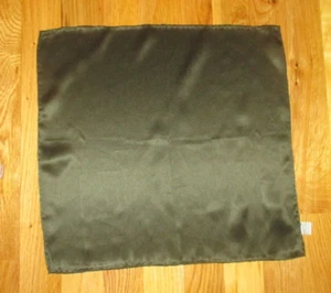 Men's Hand Sewn Solid Forest Green 100% Silk Pocket Square 14" - Picture 1 of 2