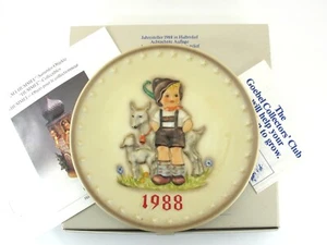 Goebel MI Hummel ZIEGENHIRTE Jahressammelteller Relief 1988 in Box - Bild 1 von 13