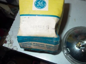 NEW OLD STOCK GE SEAL BEAM SPOTLAMP BLUBE #H4515 6V 30W - Picture 1 of 2