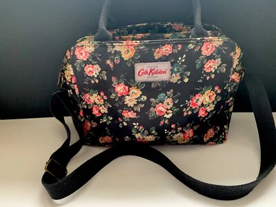 BOLSO BANDOLERA BANDOLERA CATH KIDSTON NEGRO FLORAL RECUBIERTO PVC Foto 1 de 4