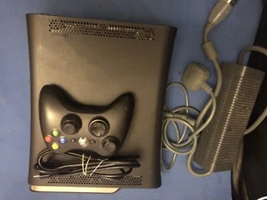Microsoft Xbox 360 Elite 120Gb Black Console (PAL) + 5 Random Games Free - Picture 1 of 6