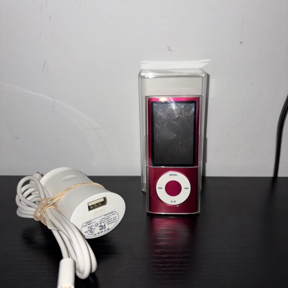 Apple iPod Nano 5ta Generación Rosa/Rojo Modelo A1320 - Funciona pero necesita batería nueva Foto 1 de 1