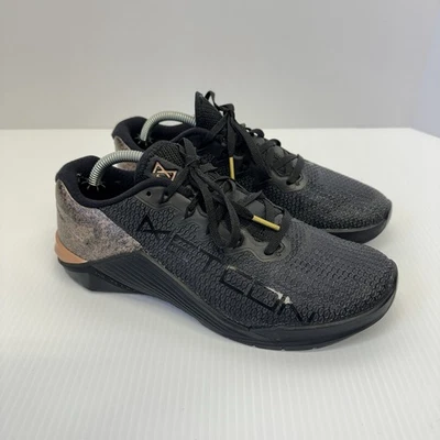 Tênis Nike Metcon 5 Medal Strong Feminino 7.5 Cross Training Preto Ouro Rosa - Imagem 1 de 4