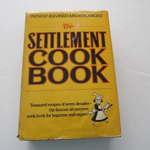 The SETTLEMENT COOKBOOK 7 DECADES OF TREASURED RECIPES 1976 - Bild 1 von 8