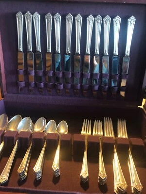 Juego de 71 piezas de utensilios de cubiertos plateados Her Majesty tenedores cucharas cuchillos mono L Foto 1 de 4