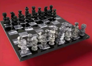 NOVICA Set Scacchi Artigianali in Marmo, Grigio e Nero, 'Check in Gray'. - Foto 1 di 2