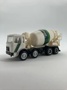 HERPA #820020 Man 4-Axle H.D. Ready-Mix Cement Truck "Stetter" H.O. 1:87 - Picture 1 of 8