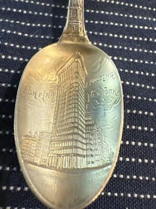 Flat Iron Building Grant’s Tomb New York Gold Washed Sterling Wallace (S397) - Picture 1 of 18