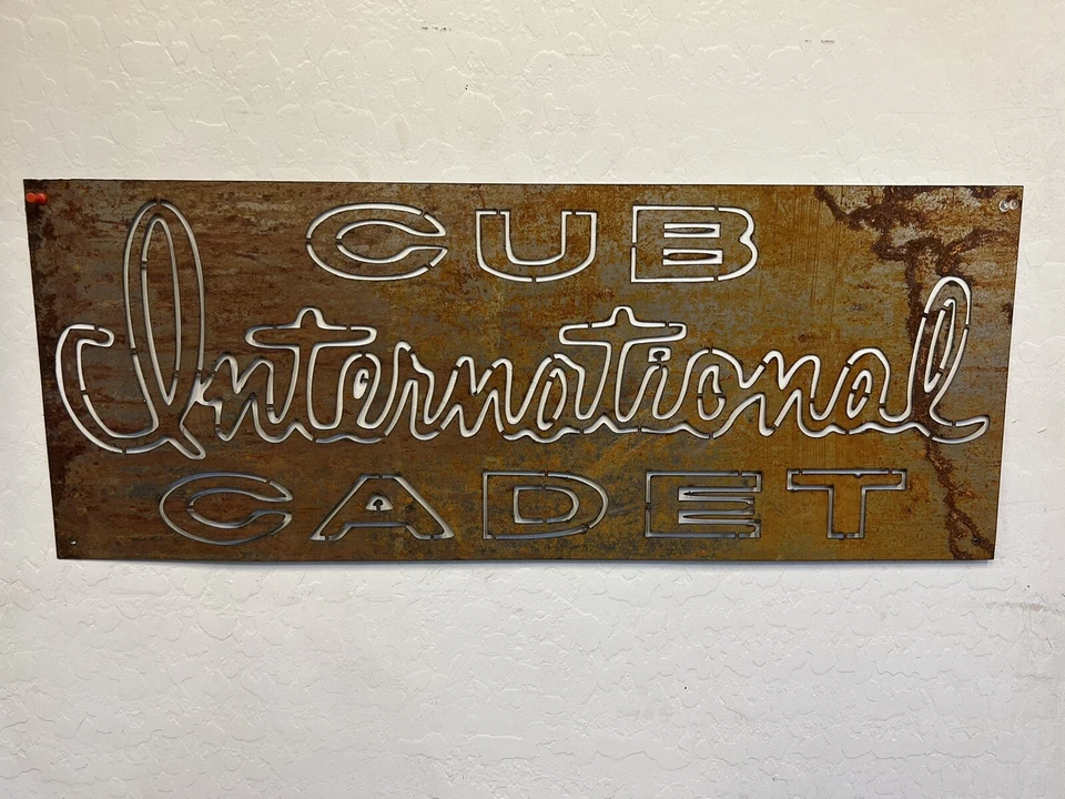 Letrero de pared IHC International Cub Cadet Foto 1 de 1