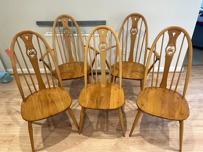 6 used Ercol Windsor Swan Bow Back Dining Chairs - 4 without arms; 2 with arms - Image 1 of 4