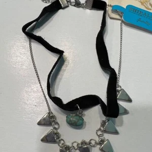 Shirahleah Chicago Velvet Choker Necklace with Turquoise Stone & Triangle Charms - Picture 1 of 4