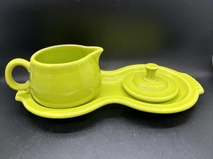Vintage Fiesta Ware Bright Lime Green Base, Creamer & Lid Only (No Sugar Bowl) - Imagen 1 de 15