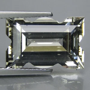14.44Cts Natural White Topaz 16.8x11x8.2mm Fancy Emerald Cut Gemstone Ref VIDEO - Picture 1 of 4