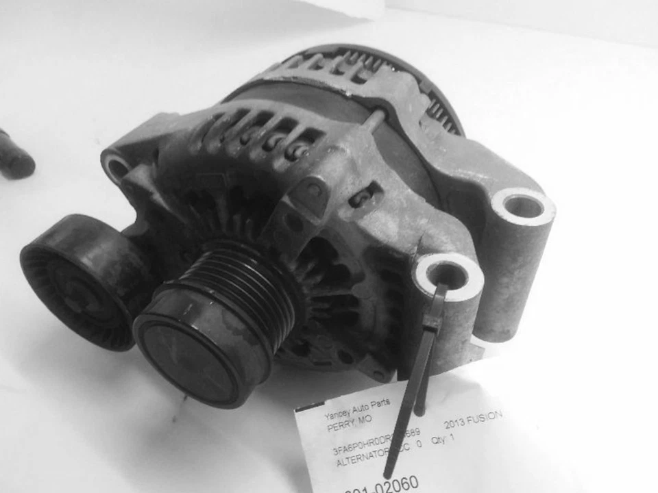 Alternador usado se adapta a: Ford Fusion 2015 1,5 L con asientos térmicos sin asientos refrigerados Grad Foto 1 de 1