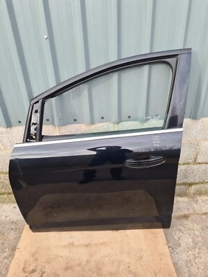 Ford C-Max Grand 2016 1,5 TDCI MPV de 5 puertas puerta delantera izquierda del lado del pasajero negro Foto 1 de 4