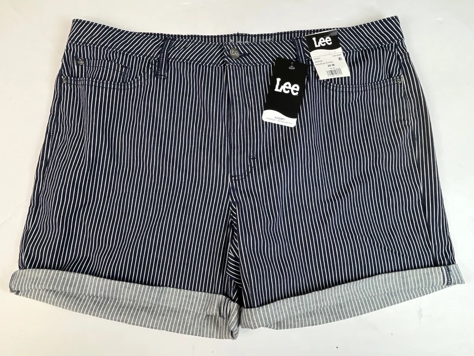 Lee Women’s size 20 M Mid Rise Railroad Stripe Denim Shorts 5" Inseam