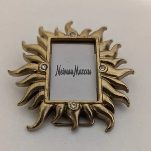 Jay Strongwater per Neiman Marcus 2 pollici Sunburst cornice foto clip spilla miniatura - Foto 1 di 4