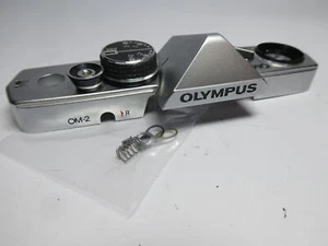 Olympus OM-2 Boîtier d'origine plaque supérieure avec cadran ASA etc. Pièce détachée - Photo 1/7