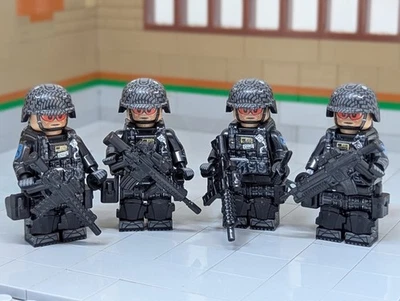 NEW SET  33 Custom Action Toy Sets: Guns, Gear, and Detailed Prints Included! - Image 1 of 4