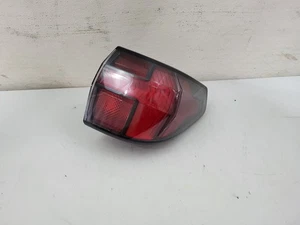 22 23 24 25 Hyundai Santa Cruz Outer Taillight OEM - Foto 1 di 8