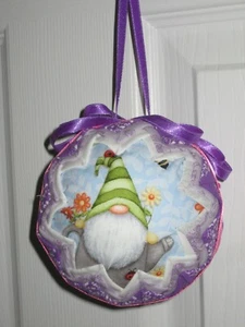 Gartenzwerg; lila; 4 Zoll runde Neuheit Kugel, Made in USA  - Bild 1 von 2