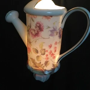 Vtg. Kirklands WATERING CAN NIGHT LIGHT 5” X 4” WHITE Floral PINK FLOWERS Works - Picture 1 of 15