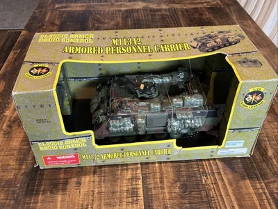 1:18 Radio Control U.S Army M113A2 Armored Personnel Carrier New Millennium Toys - Image 1 of 4