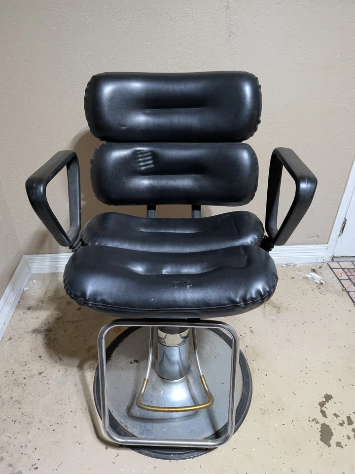 Silla de barbero o salón con bomba hidráulica para dos sillas Foto 1 de 3