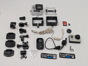 Action camera GoPro HERO3 con scheda mem, accessori e batteria - Foto 1 di 13