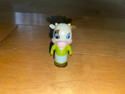 Disney Sheriff Callie's Wild West Ella Cowbelle 2" Mini Cow Figure Toy Cover