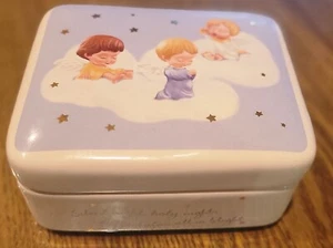 Hallmark   3 LITTLE ANGELS  White CERAMIC MUSIC BOX   4x5x2"  Plays SILENT NIGHT - Picture 1 of 6