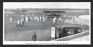 1958  --  INDOCHINE SAIGON ATERRISSAGE DE L AVION RAMENANT BAO DAI . 3X525 - Imagen 1 de 1