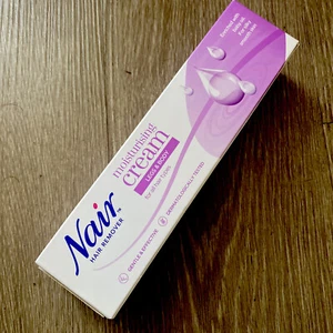 Nair HAIR REMOVER moisturizing Cream LEGS & Body Enriched With Baby Oil 80 ml🌸 - Picture 1 of 2