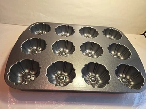 Nordic Ware Classic Bundt Cake Pan - Picture 1 of 9