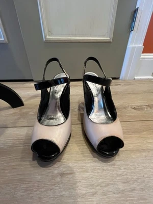 Negro y Hueso Karen Millen Peep Toe Slingback con Tacones Charol EUR 38/7,5 Foto 1 de 4