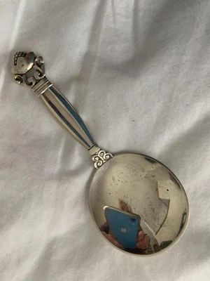 古董 Georg Jensen 纯银婴儿勺子橡子图案 — 第 1/4 张图片