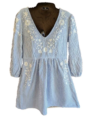 Seersucker Embroidered Flower Dress M Cottagecore Coastal Beachy Cute Bloomcore - Image 1 of 4