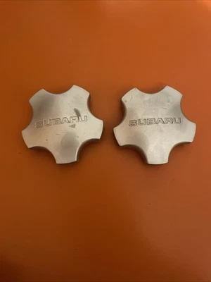 Центральные колпаки Subaru 28811AC020 Forester Impreza Legacy Outback лот из 2 - Изображение 1 из 4