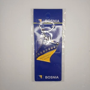 Bosna I Hercegovina - BOSNIA & HERZEGOVINA Metal Colour Flag Keychain Brand New - Picture 1 of 1