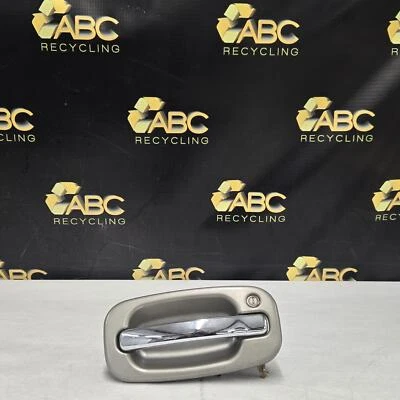 2002-2006 Cadillac Escalade Exterior Front RH Right Passenger Door Handle Assy. Foto 1 de 4