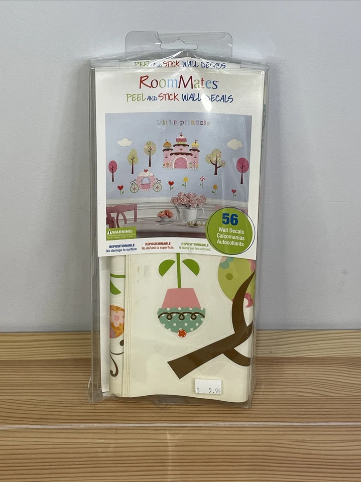 Juego de 56 calcomanías de pared RoomMates pelar y pegar Little Princess Foto 1 de 3