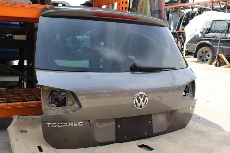 2012 VOLKSWAGEN TOUAREG TRUNK LID LIFT GATE METEOR GRAY TRIM M7W Foto 1 de 4