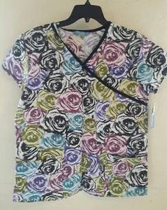 Women's work uniform top Scrubs Roses pockets nurse caregiver NWT Sz Medium M - Picture 1 of 4