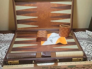 Vtg Backgammon Game Locking Textured Case w/ Key Rules Book Textured Shaker Cups - Picture 1 of 20