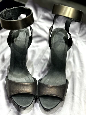 DIESEL Women's Brilly Platform Heel Ankle Strap Sandal, Black/Anthracite Size 38 - Image 1 of 4