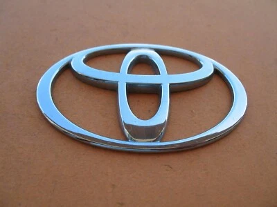 99 00 01 02 03 TOYOTA SOLARA TAPA TRASERA CROMO EMBLEMA LOGOTIPO INSIGNIA SIGNO USADO A25003 Foto 1 de 2