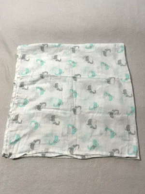 Manta de recepción Aden + Anais Disney Ideal Baby Dumbo algodón muselina Foto 1 de 3