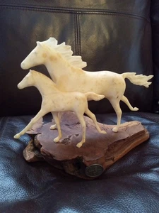 John Perry Resin Mare & Foal Horses Art Sculpture Figurine Burlwood Base - Picture 1 of 16